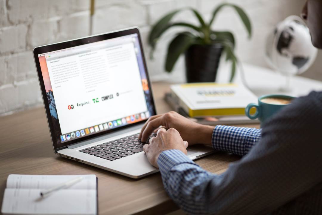 How to use email and document tracking together